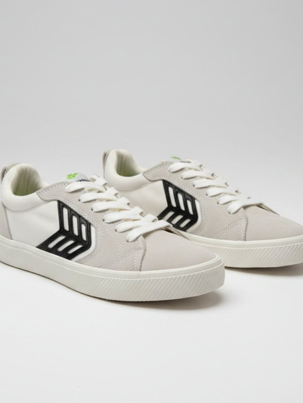 Cariuma OCA Low Off-White Sneakers Size 7.5 | Women's Canvas Sneakers